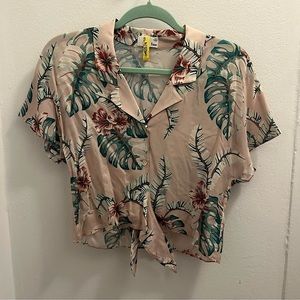 Aritzia Hawaiian shirt with tie front